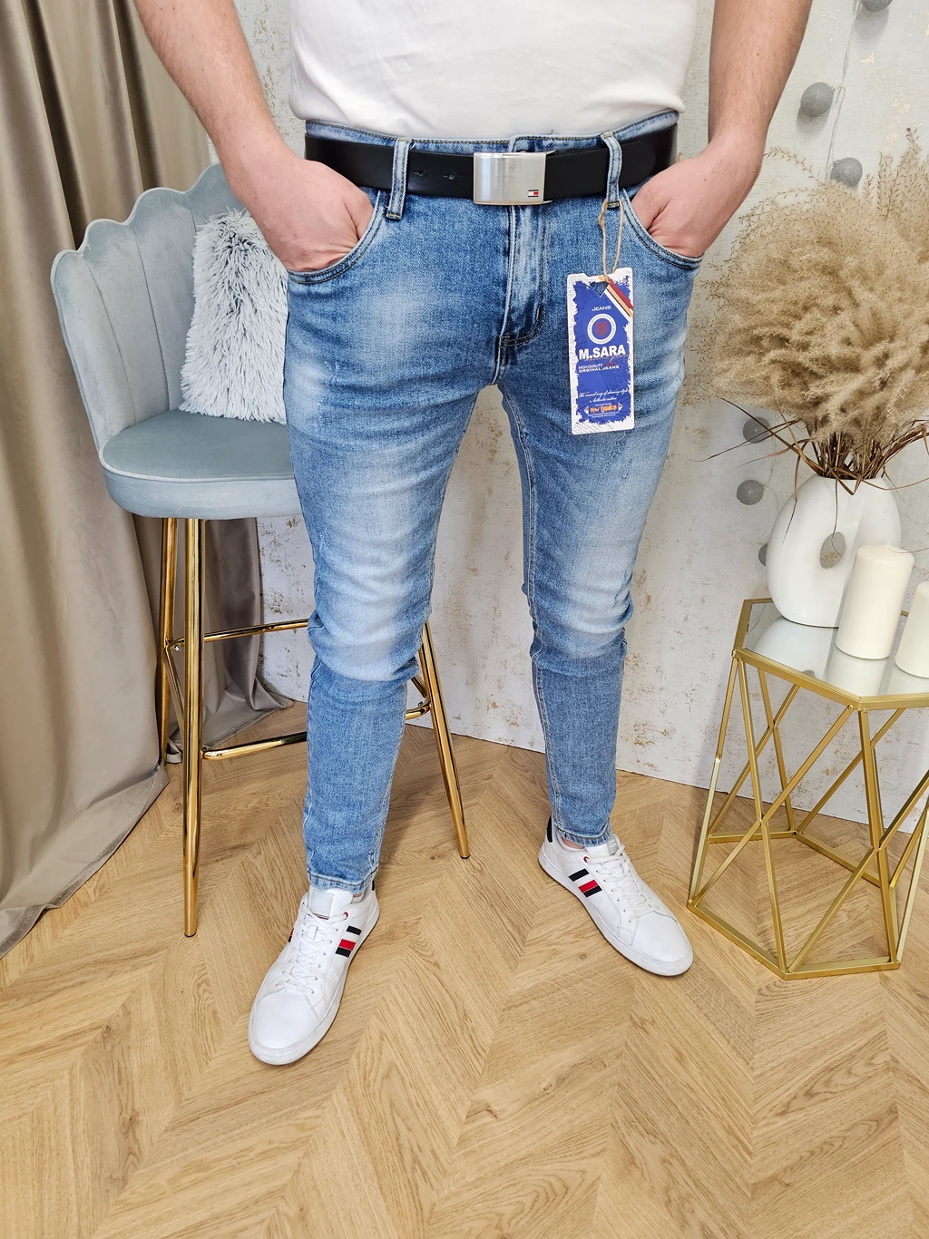 MSARA JASNY JEANS Z DRAPKAMI