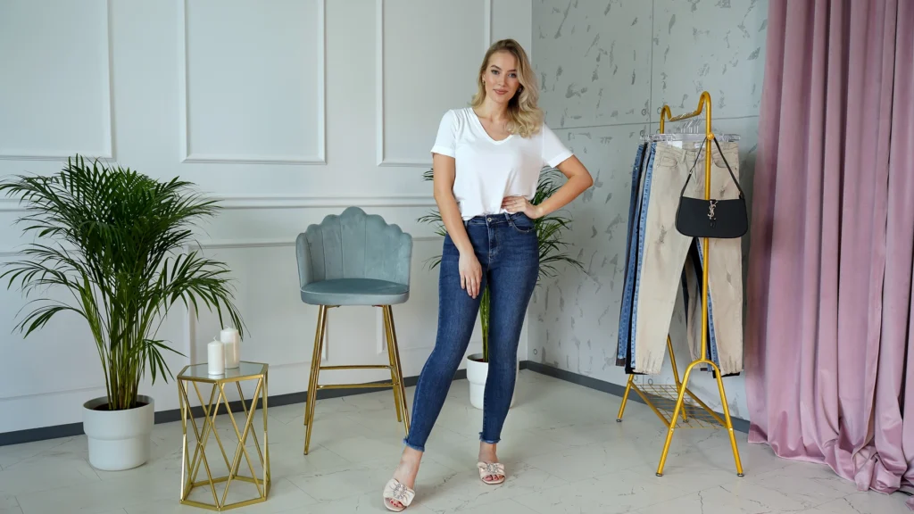 Spodnie HELLO MISS SKINNY klasyczne, strzępiona nogawka