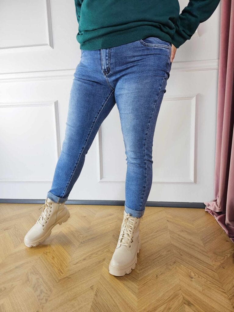 Spodnie damskie PLUS SIZE Hello Miss Regular Fit