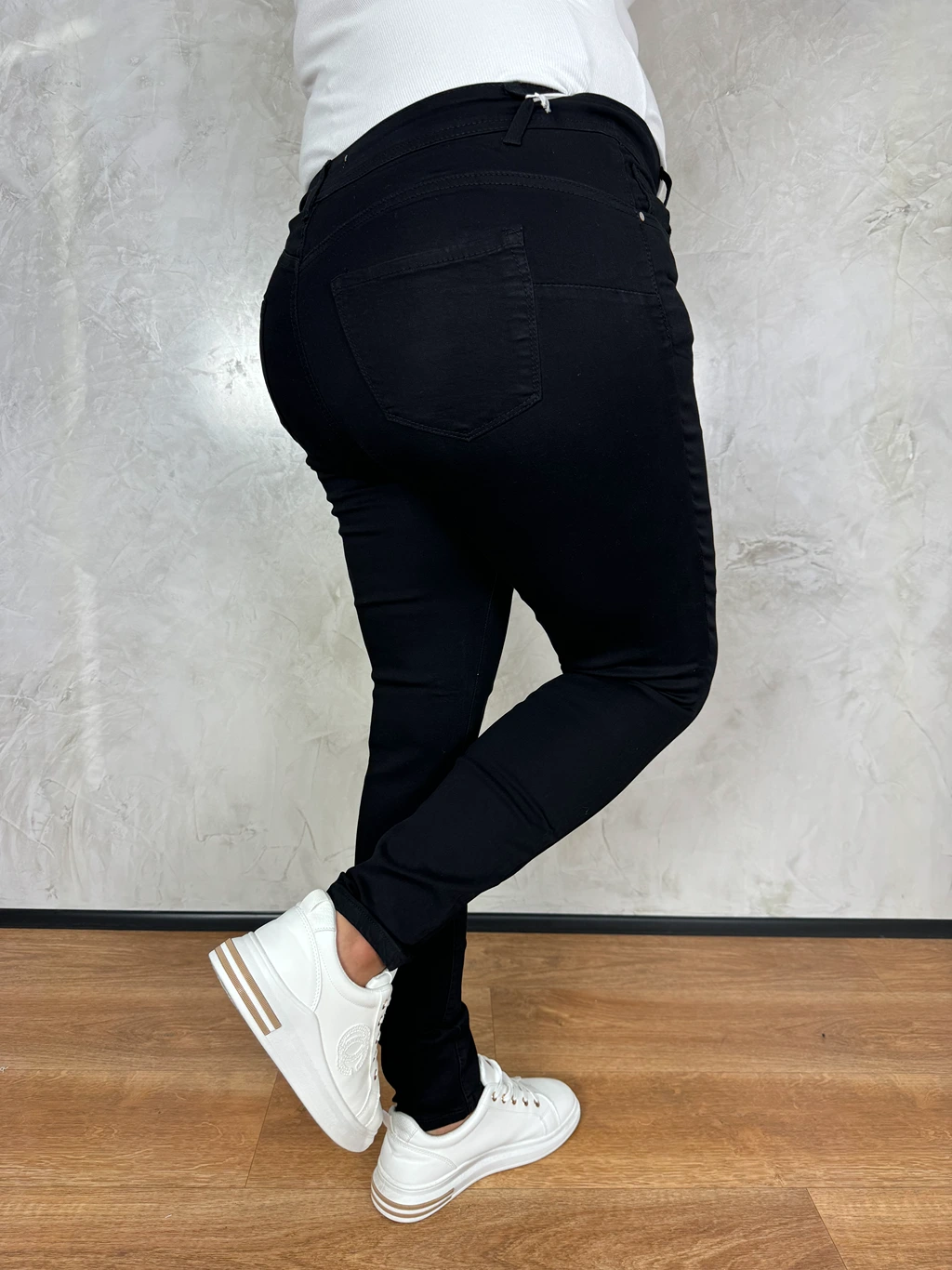 CZARNE PLUS SIZE GŁADKIE GOODIES - obrazek 3