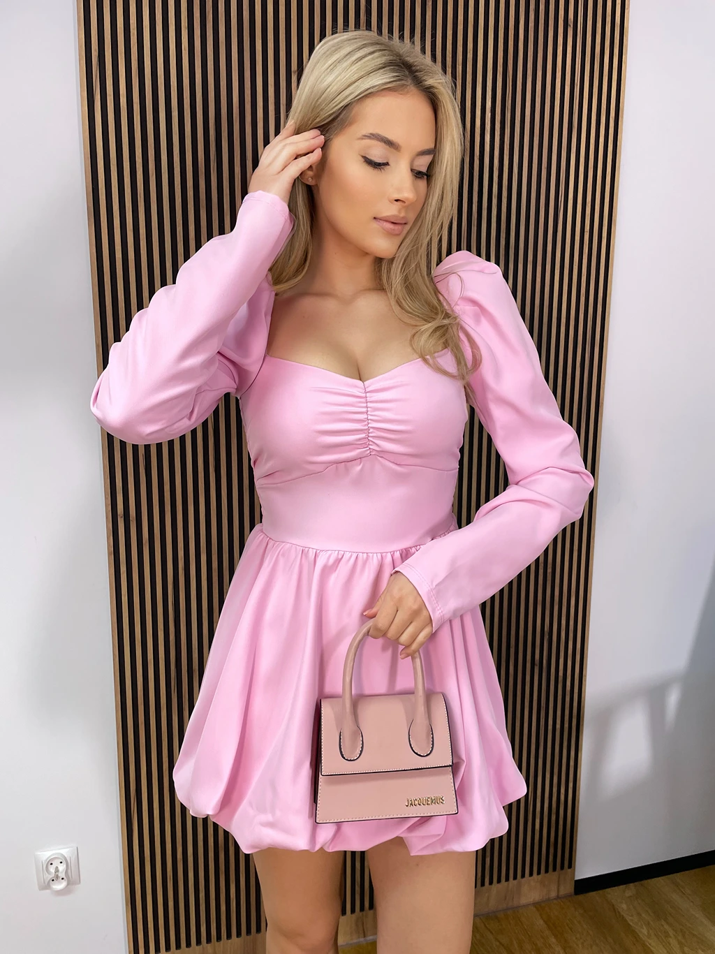 Sukienka LADY bombka wiązana różowa