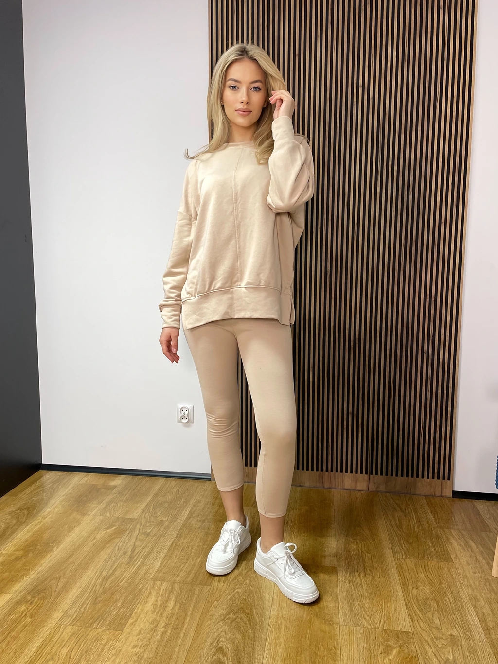 Komplet dresowy LA POSHE bluza i leginsy beżowy