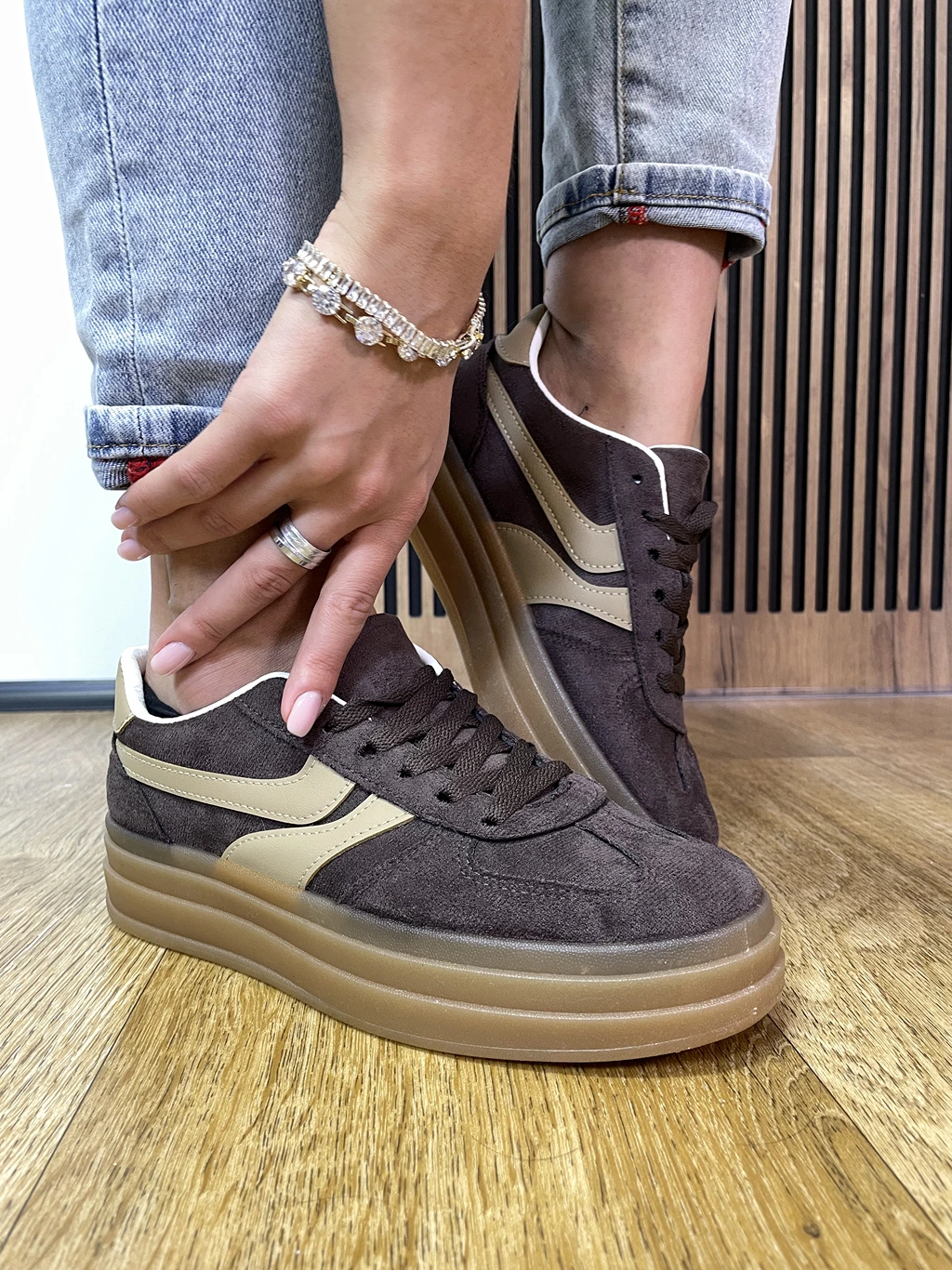 Buty adidasy na wysokiej podeszwie brązowe zamszowe