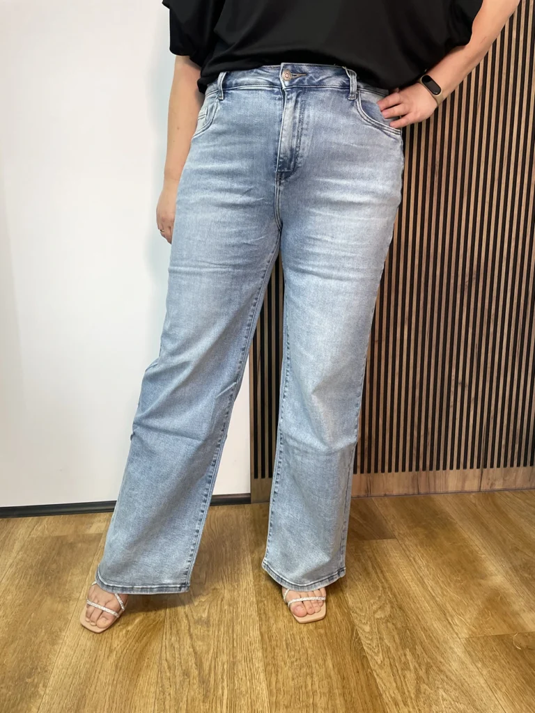 Spodnie damskie Plus Size Szwedy proste HELLO MISS niebieskie jasne