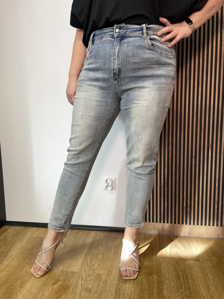 Spodnie ciemniejsze MSARA mom fit Plus Size