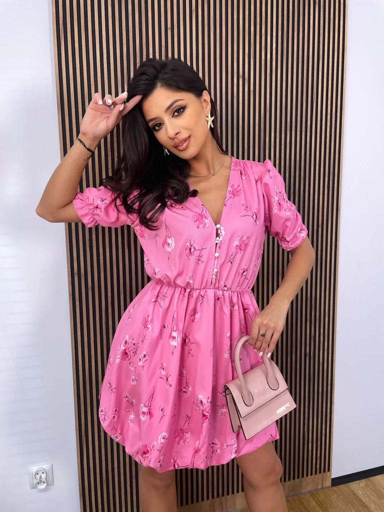 Sukienka MIDI w kwiaty różowa krótka