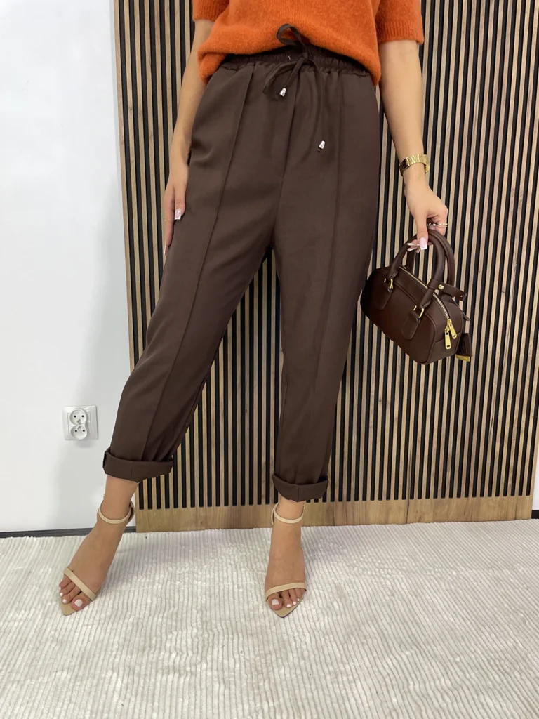 Spodnie damskie AUTUMN materiałowe czekoladowe na gumce