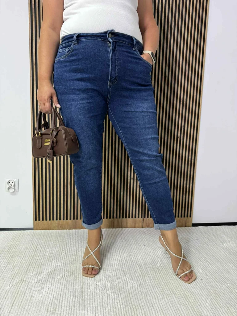 Spodnie damskie jeansowe mom fit Plus Size ciemne gładkie bez dziur