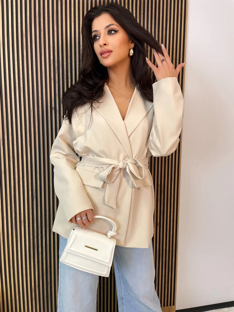 Marynarka damska GREAT DAY z wiązaniem beżowa