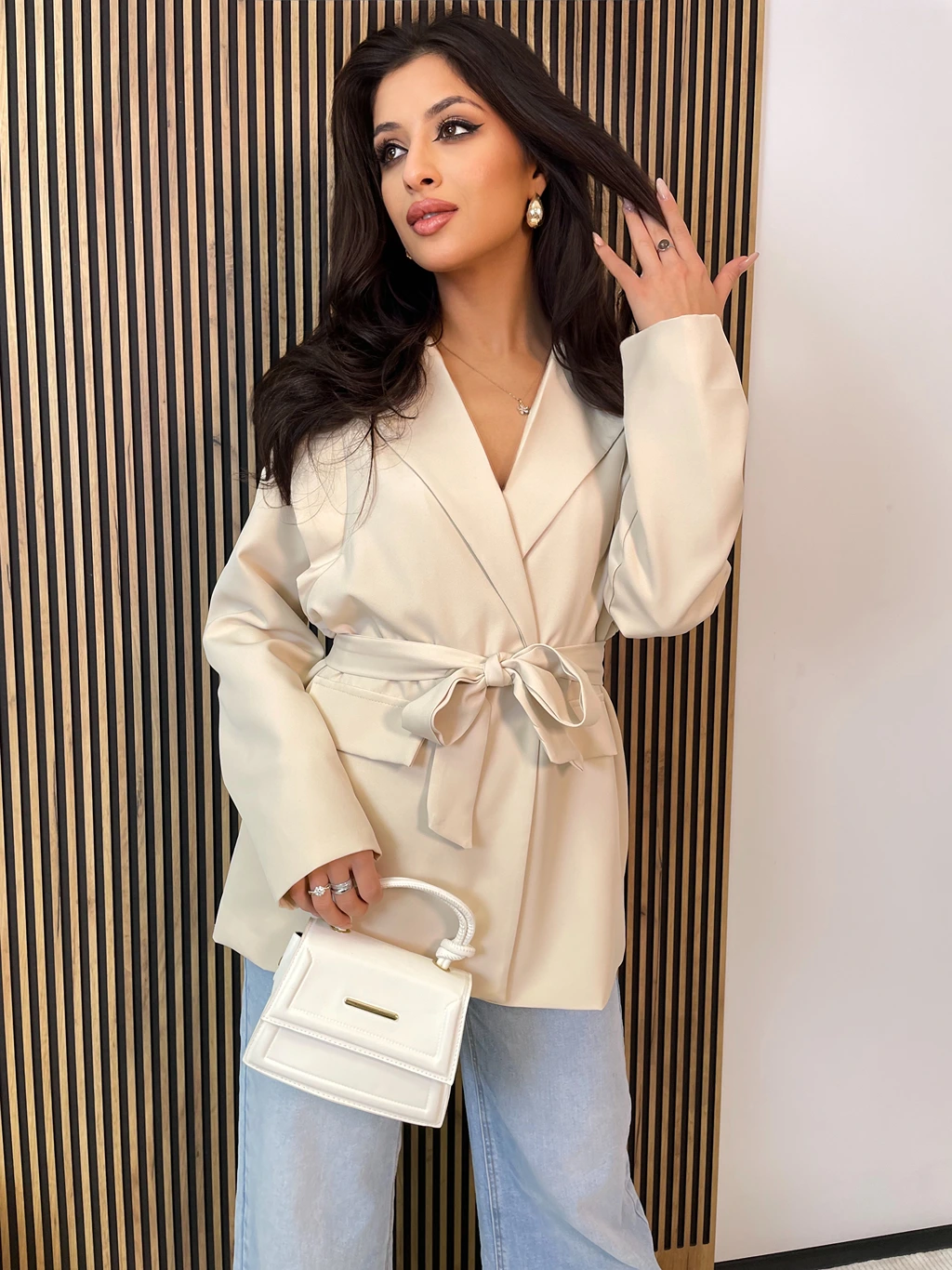 Marynarka damska GREAT DAY z wiązaniem beżowa