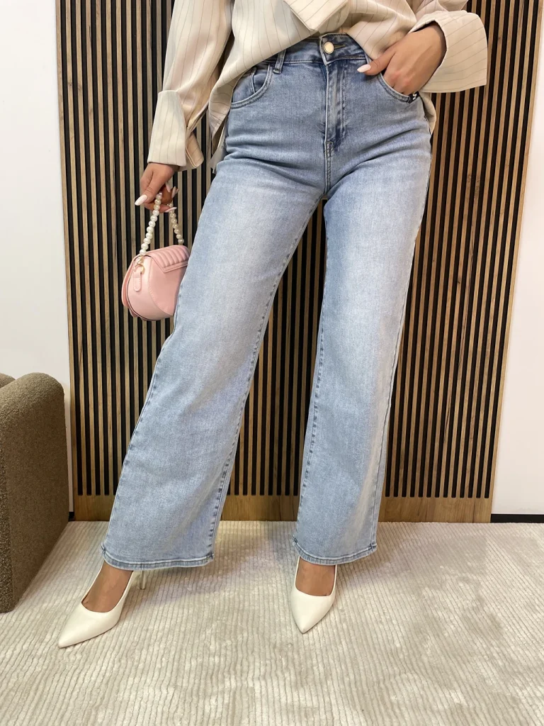 Spodnie damskie JEANSY SZWEDY REDRESS prosta nogawka jasne